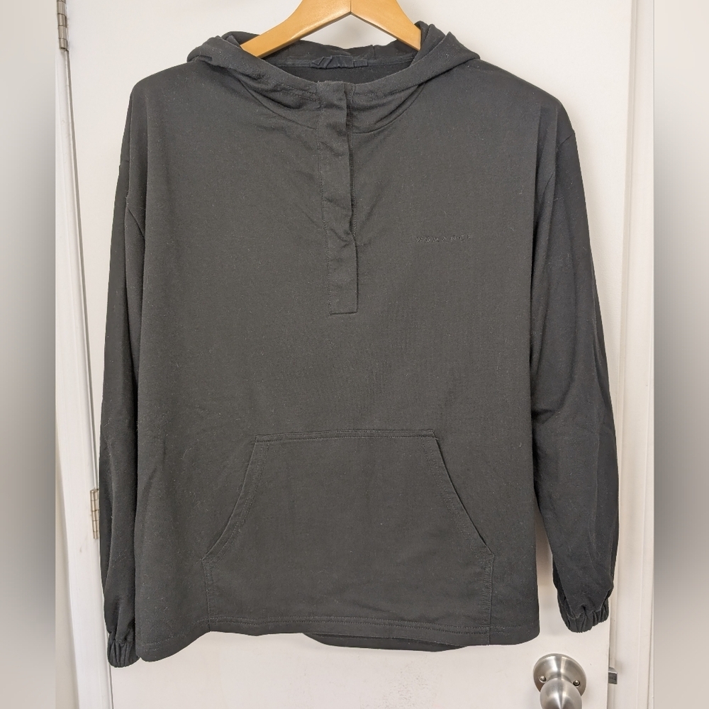 WOMANCE BLACK HOODIE SIZE MEDIUM